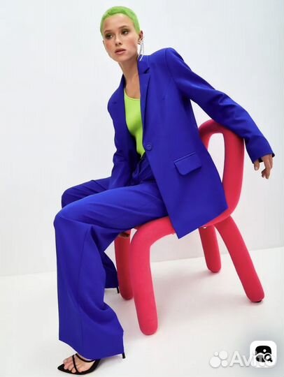 Брючный костюм женский. Размер 48