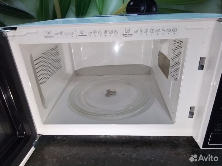 Микроволновая печь Hotpoint Ariston