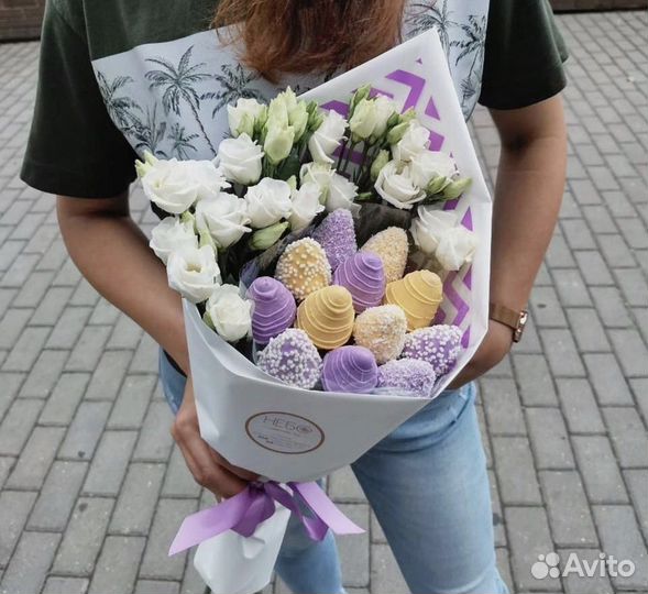 Цветы букеты клубника в шоколаде