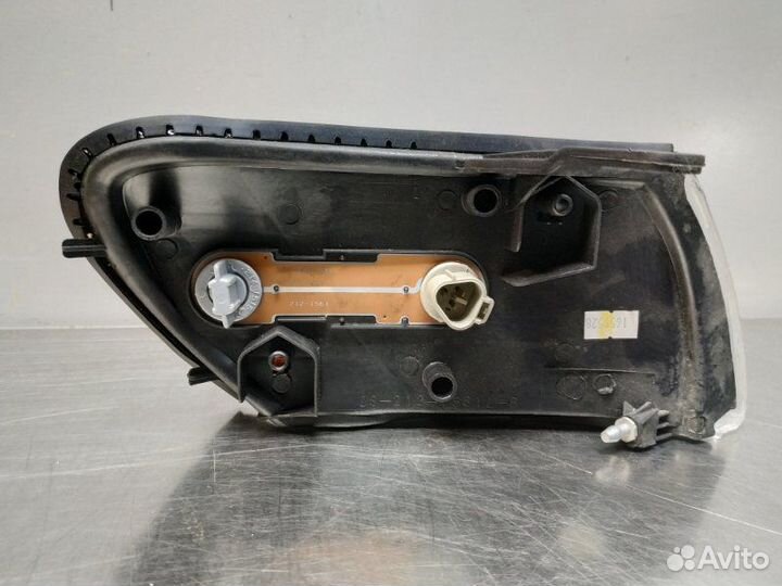 Поворотник передний левый Toyota Corolla AE100