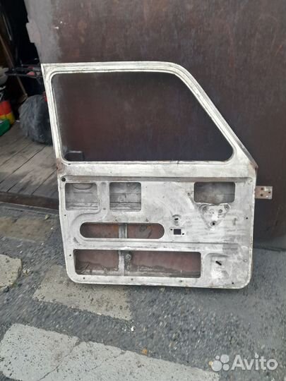 Дверь передняя левая