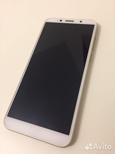 Телефон Honor 7s