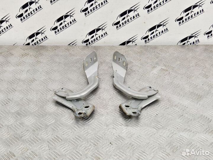 Петля капота Ford Focus 3 1.6 pnda 2012