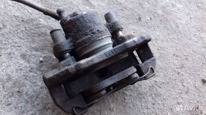 Суппорт передний форд фокус 2