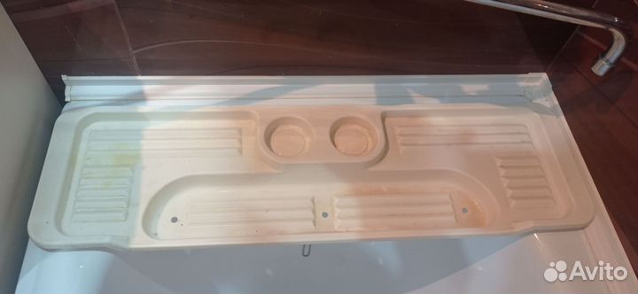 Полочка на ванну накладная