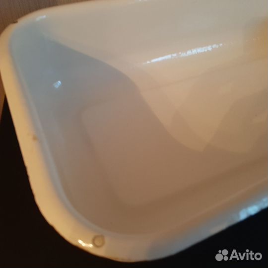 Миска эмалированная с крышкой