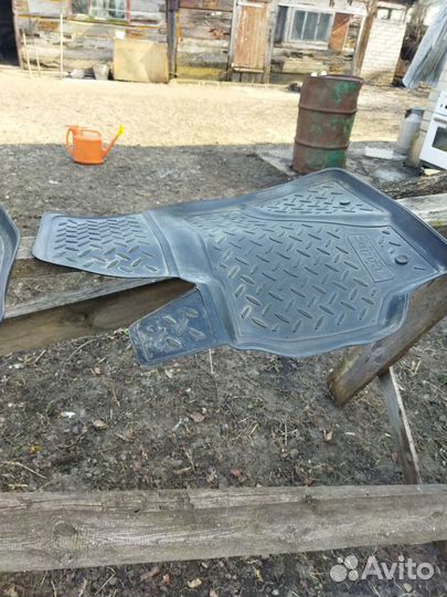 Автомобильные коврики резиновые