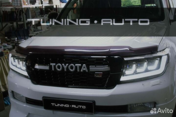 Решетка радиатора Toyota Land Cruiser 200 GR S2488