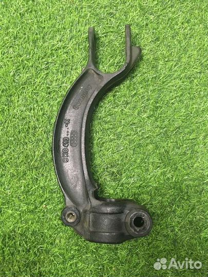 Вилка амортизатора левая Audi A4 B8 2.0 2011