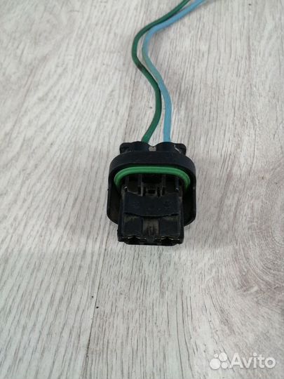 Штекер разъём вентилятора охлаждения Renault logan