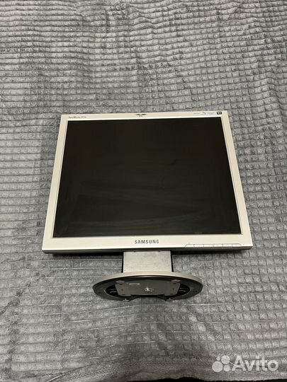 Монитор 19 дюймов