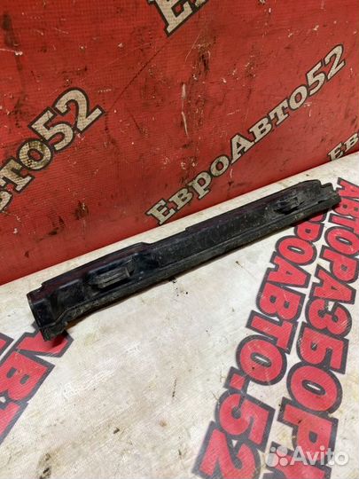 Дефлектор радиатора правый Hyundai Ix35 G4KD 2011