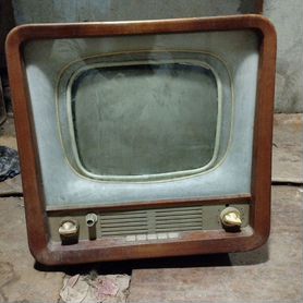 Старинныйй ламповый черно белый телевизор СС�СР