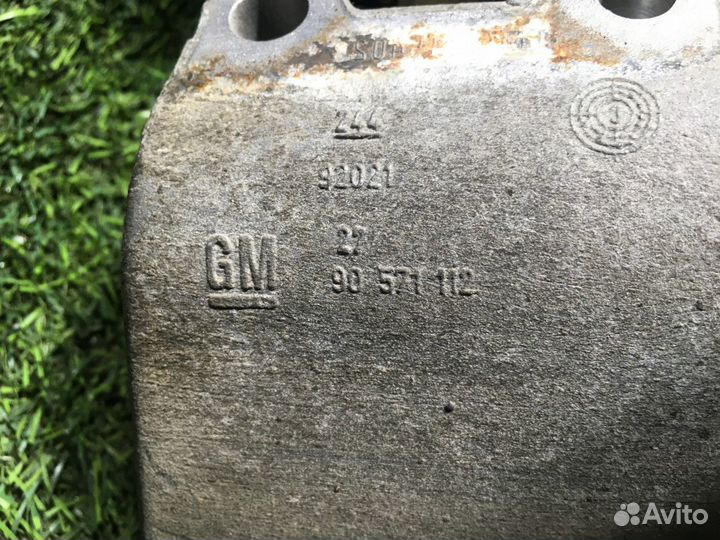 Кронштейн генератора Opel Astra