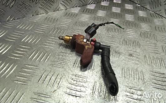 Форсунка управляющая дизельная toyota avensis T27