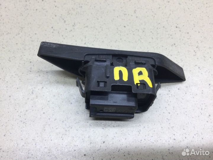 Кнопка центрального замка правая Bmw 6-Serie Gt