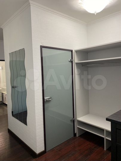 2-к. квартира, 77 м², 1/7 эт.