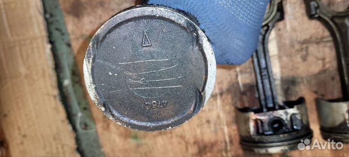 Поршень с шатуном Mitsubishi Lancer 9 1,6