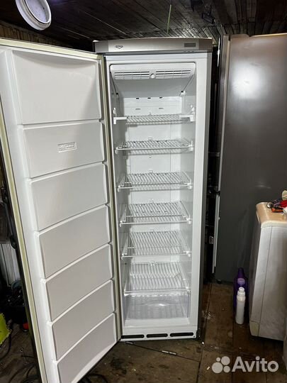 Морозильная камера Upo