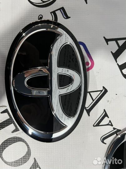 Эмблемы toyota