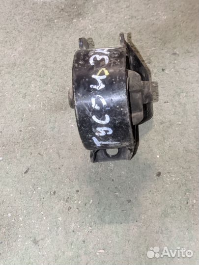 Подушка двигателя задняя Hyundai Tucson 1