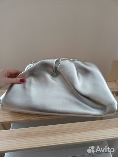 Клатч серебряный BV