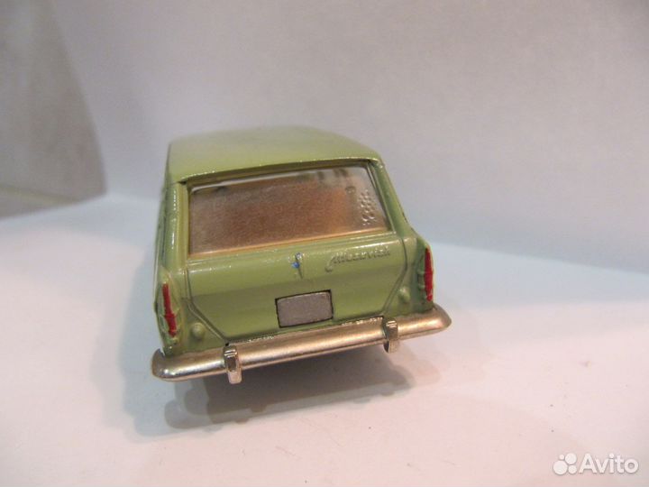 Москвич 426 А3 без ми. Фисташковый цвет