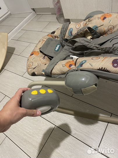 Детская качалка-переноска с вибрацией