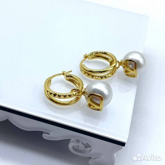 Серьги Valentino