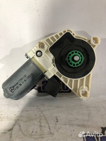 Моторчик стеклоподъемника передний Mercedes-Benz