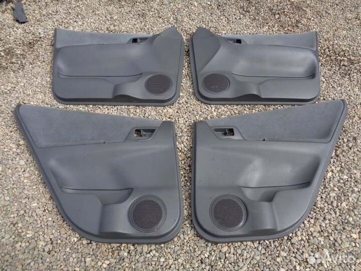 Обшивка дверей Toyota Corolla Spacio ZZE122 1ZZ-FE