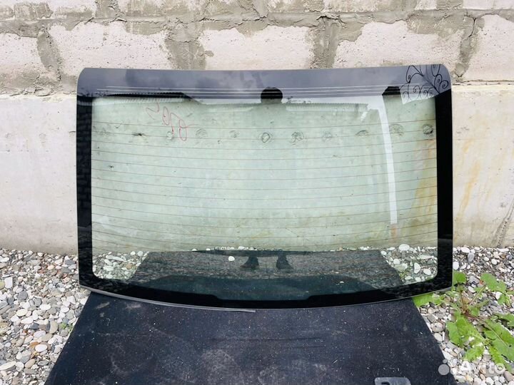 Заднее стекло Hyundai Solaris II