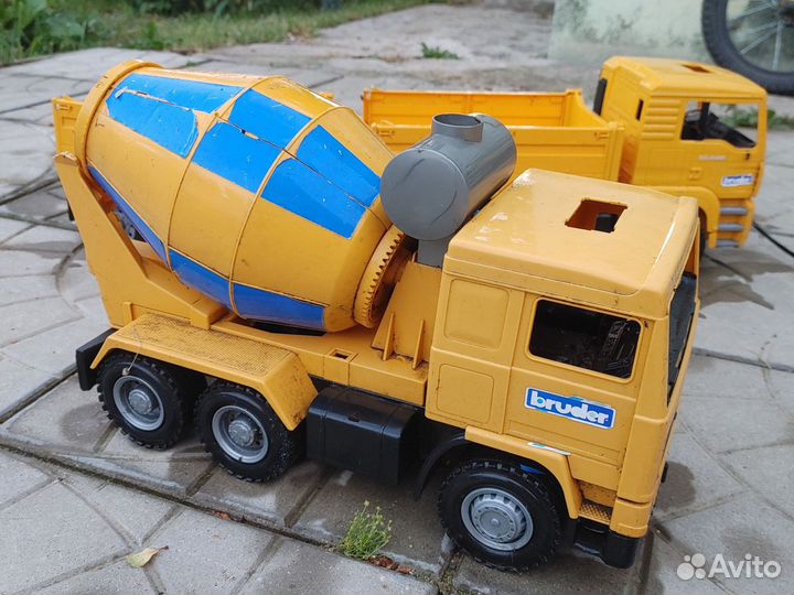 Машины игрушки bruder