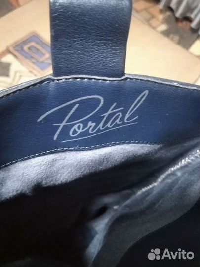 Новые женские кожаные сапоги