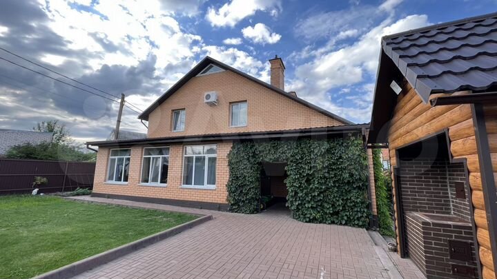 Дом 320 м² на участке 7,5 сот.