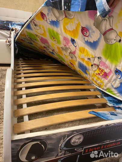 Детская кровать машина