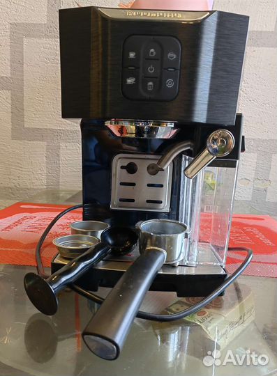 Кофеварка Redmond RCM-1511