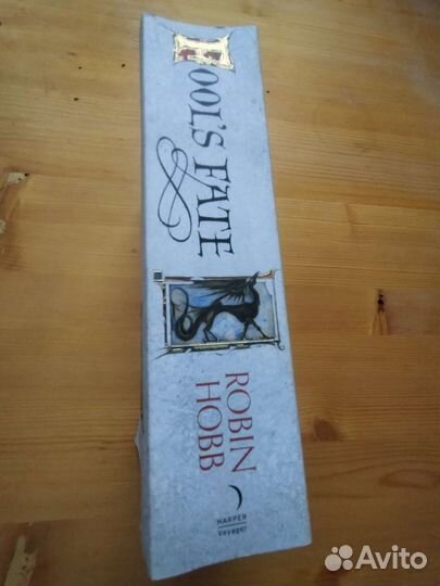 Робин Хобб Судьба Шута на английском