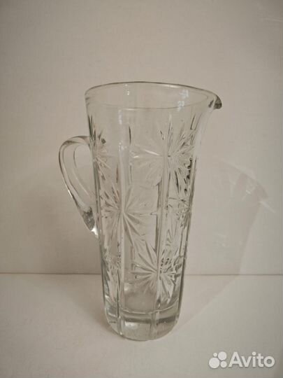 Ваза хрустальная и кувшин