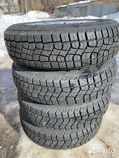 Новые колеса в сборе на ниву R16 pirelli