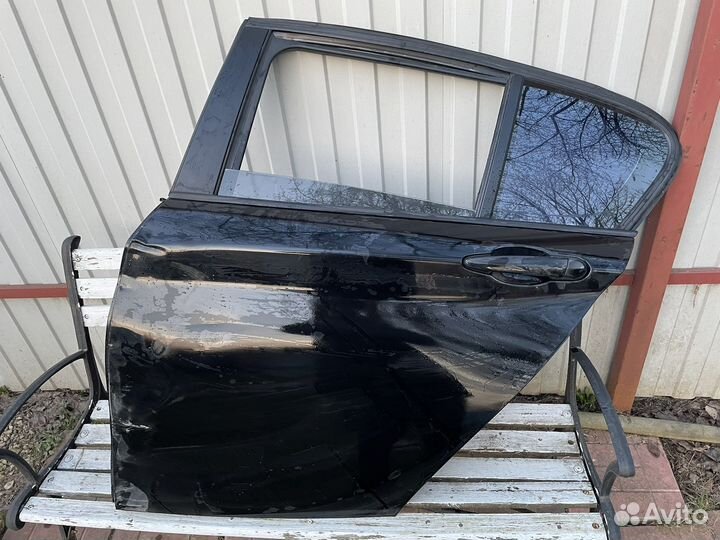 Двер передня левая и задняя левая на BMW F20