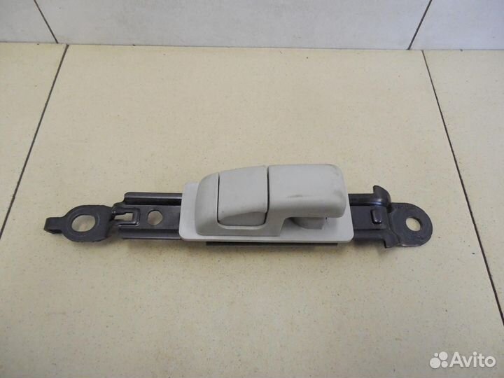 Механизм регулировки ремня безопасности Hi Lux 201