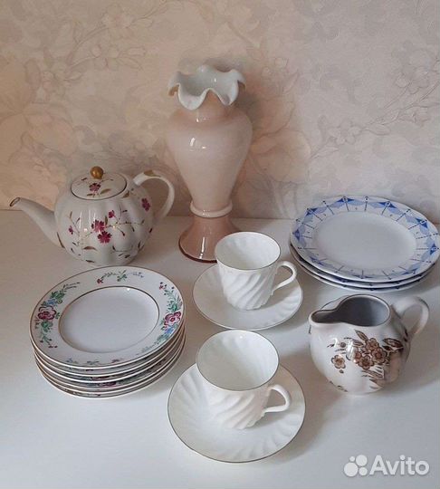 Фарфор лфз- молочник, тарелочки, кофейные пары