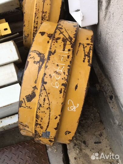 Направляющее колесо CAT (ленивец) 111-1730