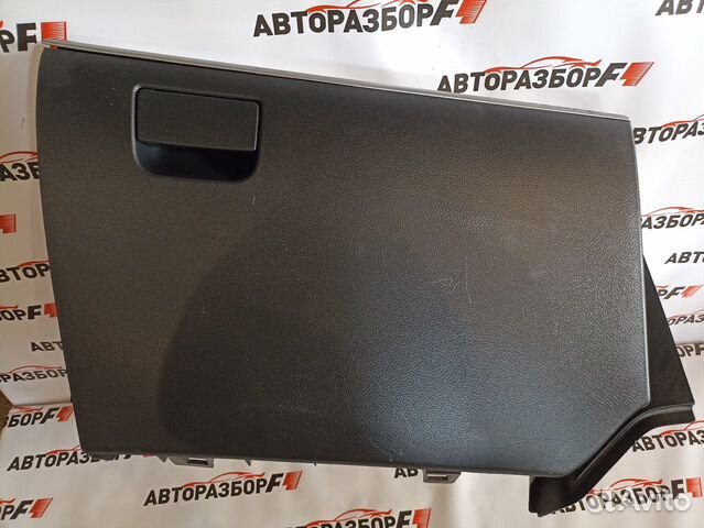 Mazda 3 BL Бардачок