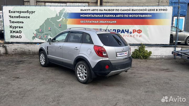 Контейнер в багажник Opel Antara (С145) 96811910. Правый