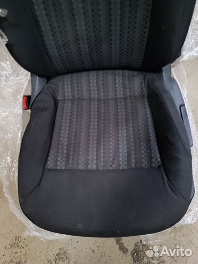 Заднее переднее сидение polo 5