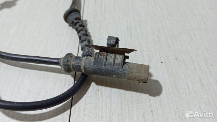 Датчик ABS передний левый Opel Corsa D