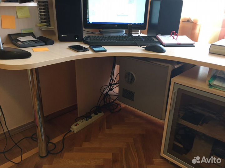 Компьютерный стол