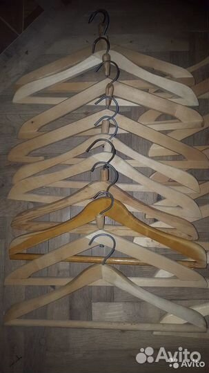 Пакетом вешалки деревянные СССР